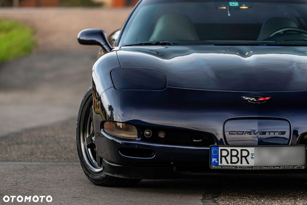 Chevrolet Corvette - 15
