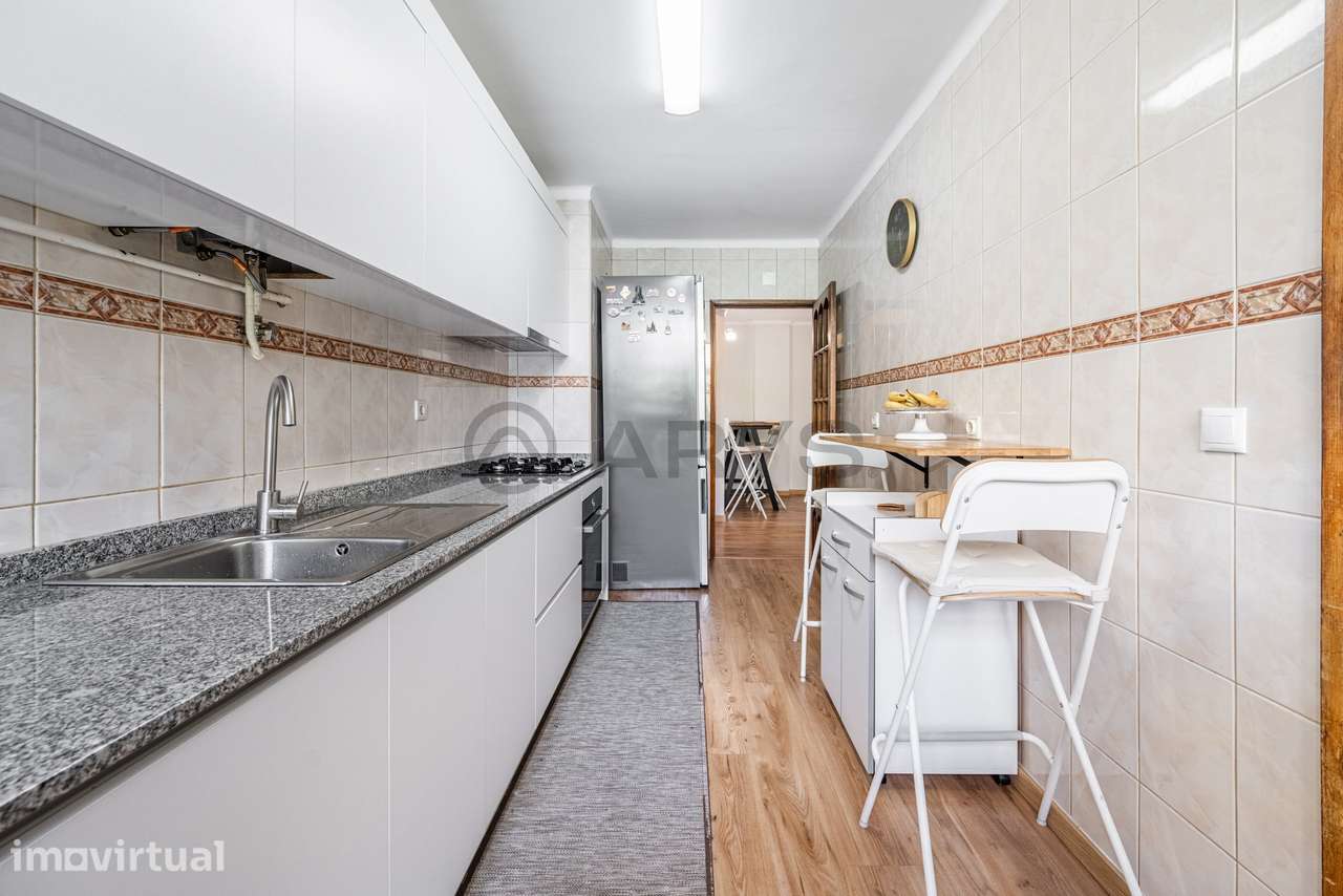 Apartamento T3 totalmente remodelado, com excelente exposição solar... - Grande imagem: 2/18