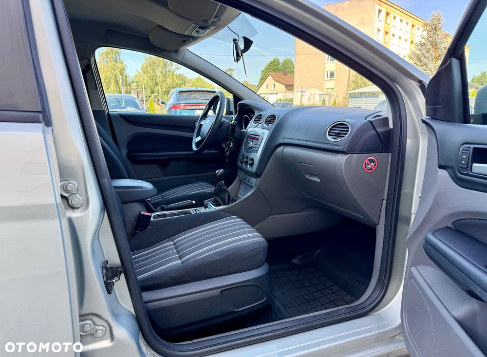 Ford Focus 1.6 Ambiente - 18