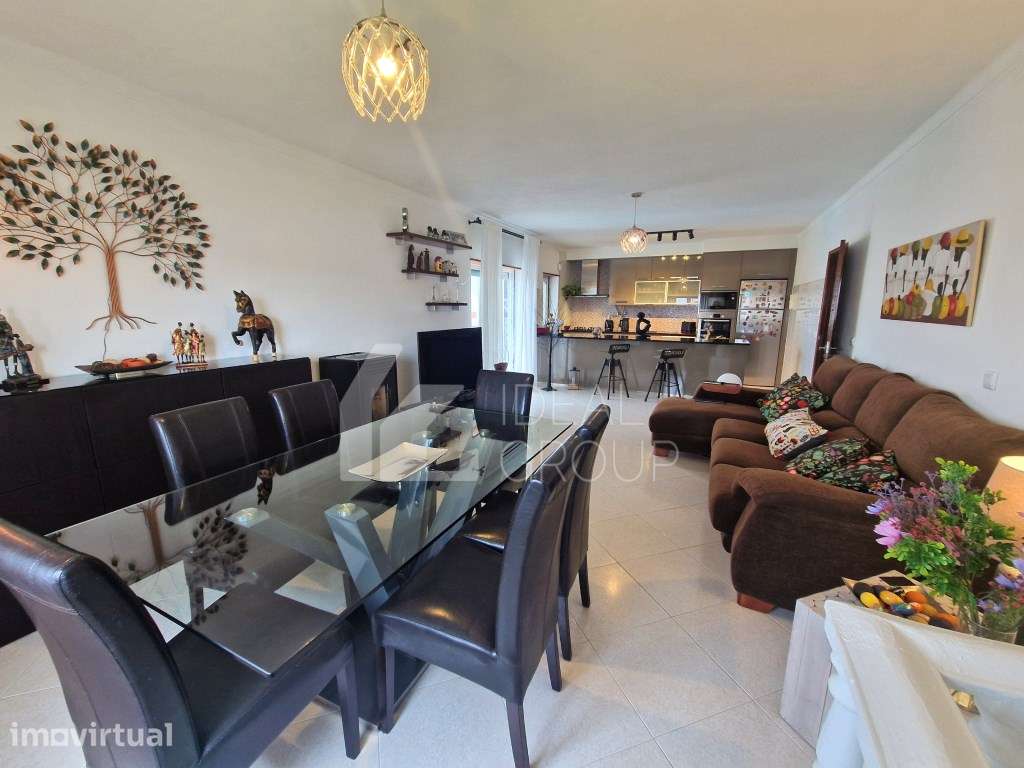 Moradia com Piscina em lote de 1.599 m² na Silveira - Grande imagem: 4/27
