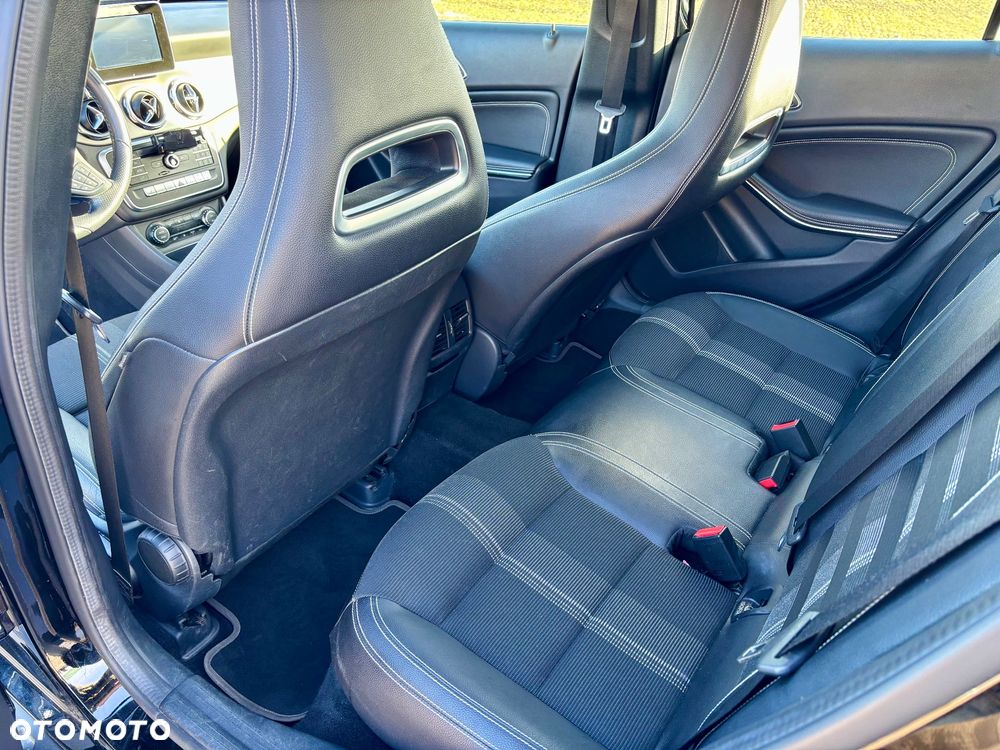 Mercedes-Benz GLA 200 7G-DCT - 13