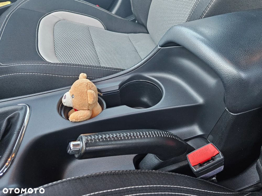 Kia Ceed 1.6 CRDi 136 ISG Dream-Team Edition - 32