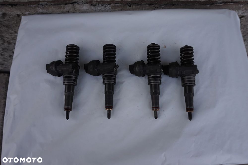 WTRYSK 1.9 TDI AUDI A3 SKODA OCTAVIA VW GOLF V 038130073AG 0414720215 - 1