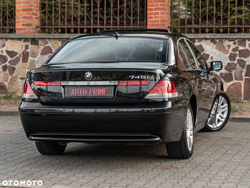 BMW Seria 7 - 12
