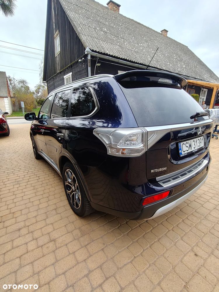 Mitsubishi Outlander - 26