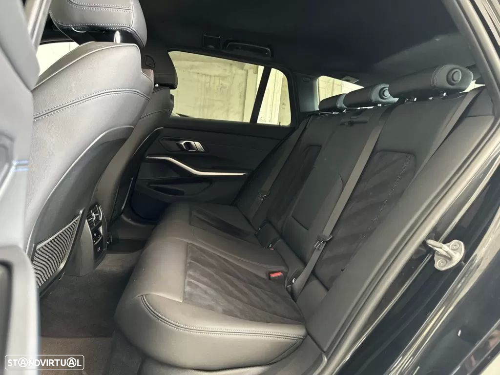 BMW 330 e Pack M Auto - 26