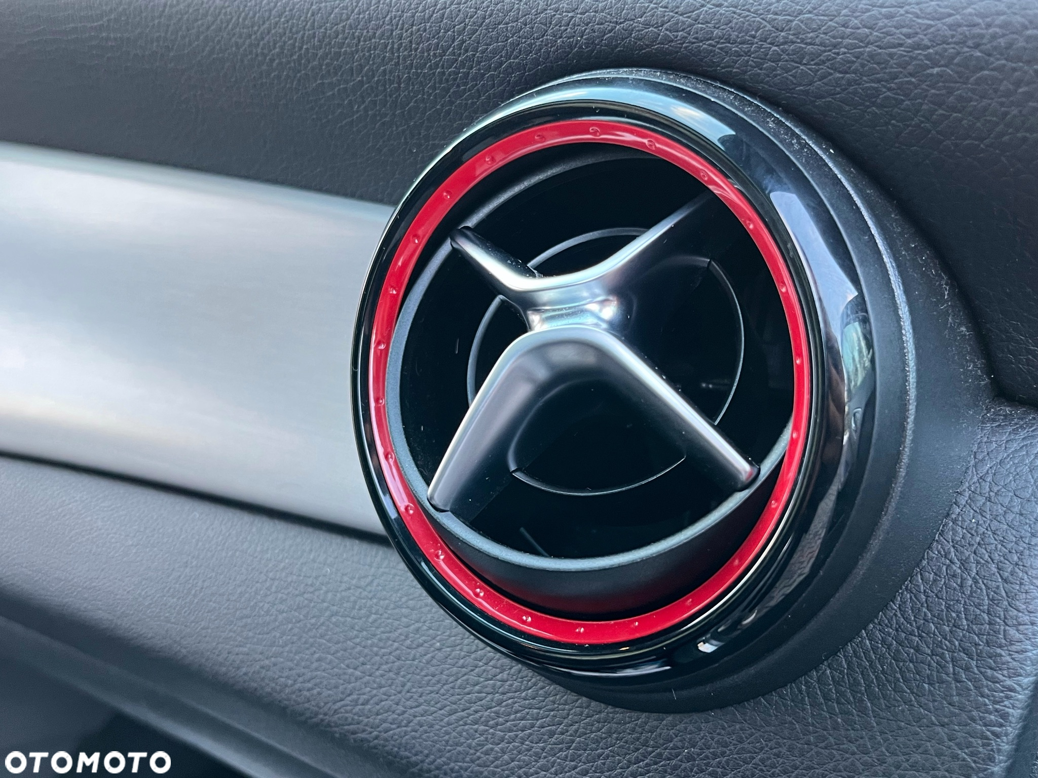 Mercedes-Benz GLA 45 AMG 4-Matic - 17