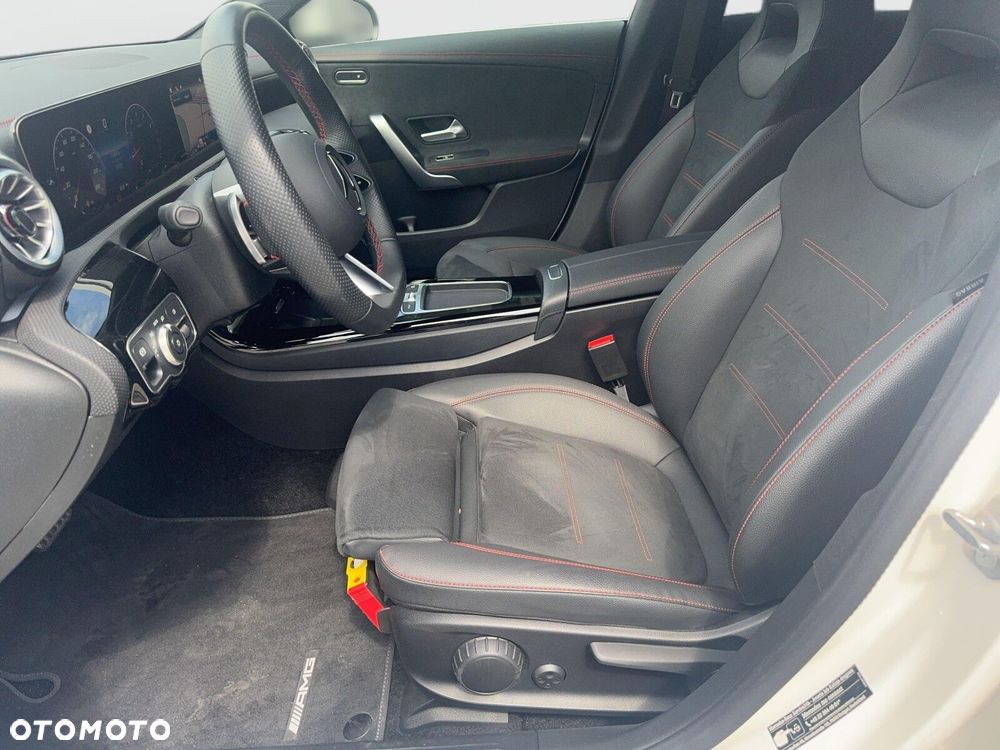 Mercedes-Benz CLA 180 mHEV AMG Line 7G-DCT - 16