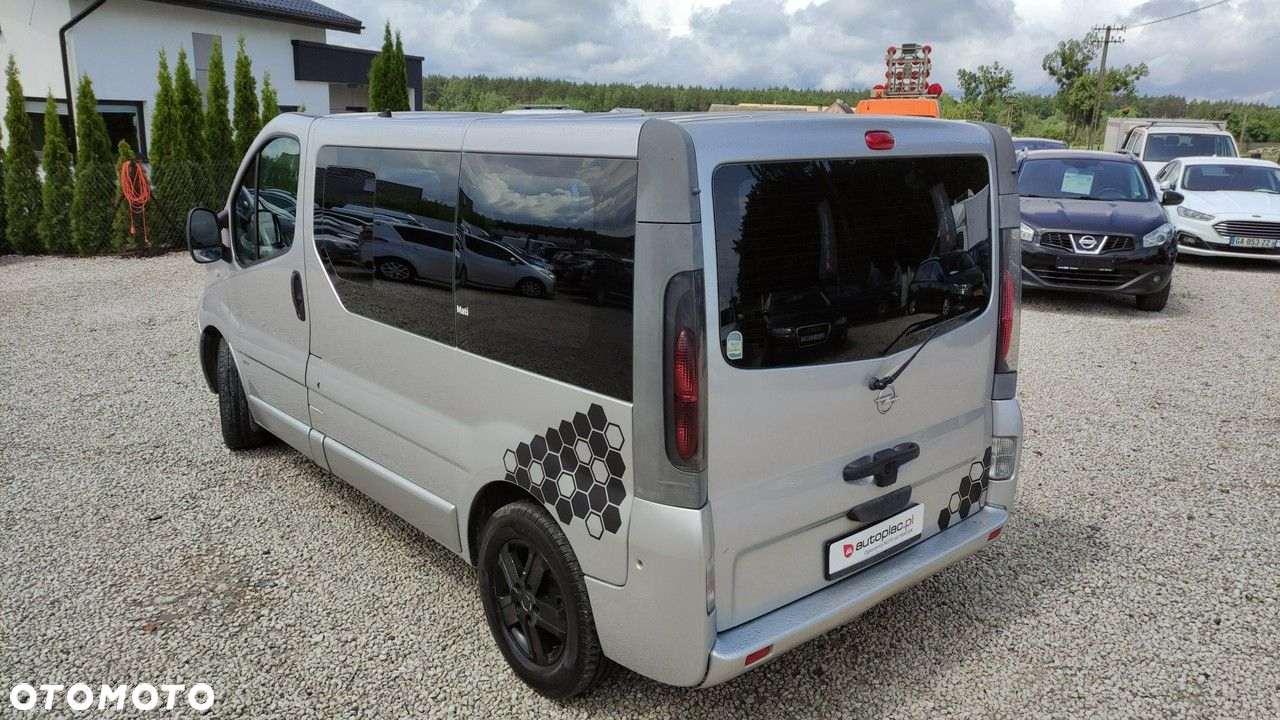Opel Vivaro - 10