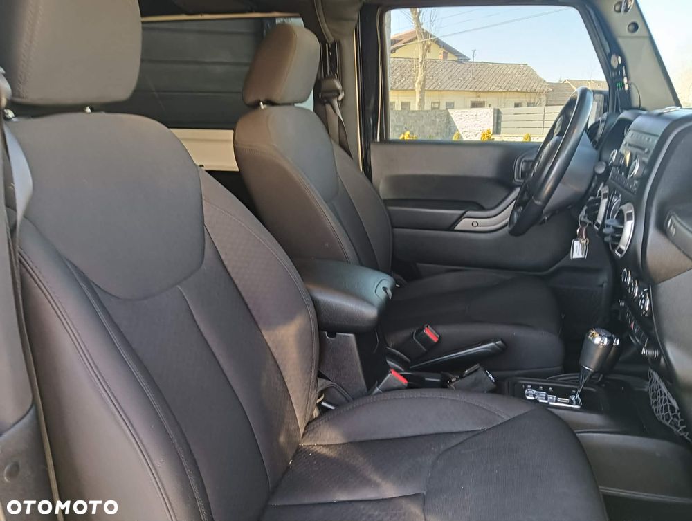Jeep Wrangler 2.8 CRD Sport - 11