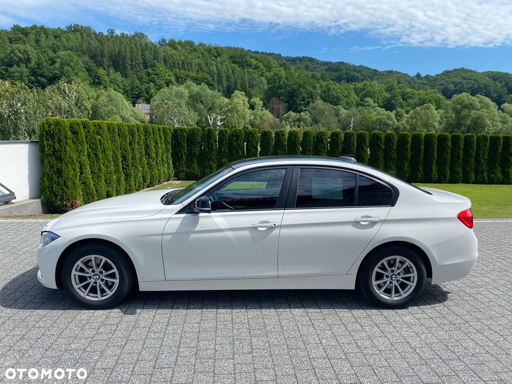 BMW Seria 3 318i - 12