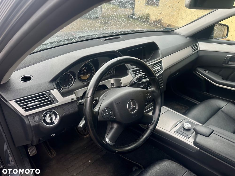 Mercedes-Benz Klasa E 300 CDI DPF BlueEFFICIENCY 7G-TRONIC Avantgarde - 13