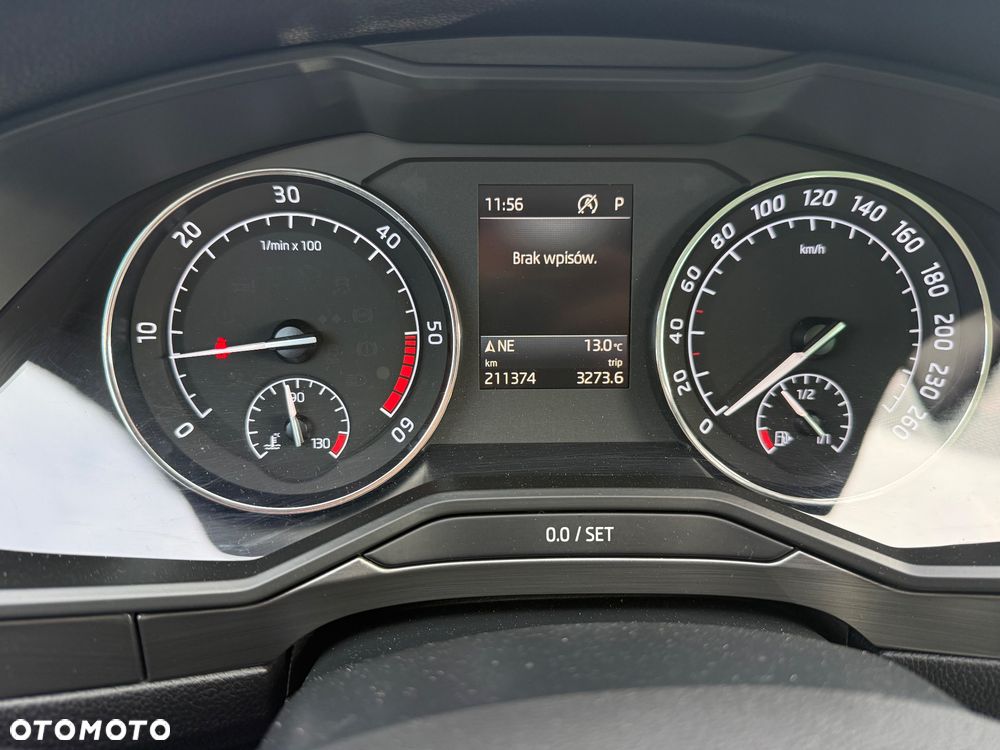 Skoda Superb 2.0 TDI SCR 4x4 Style DSG - 28
