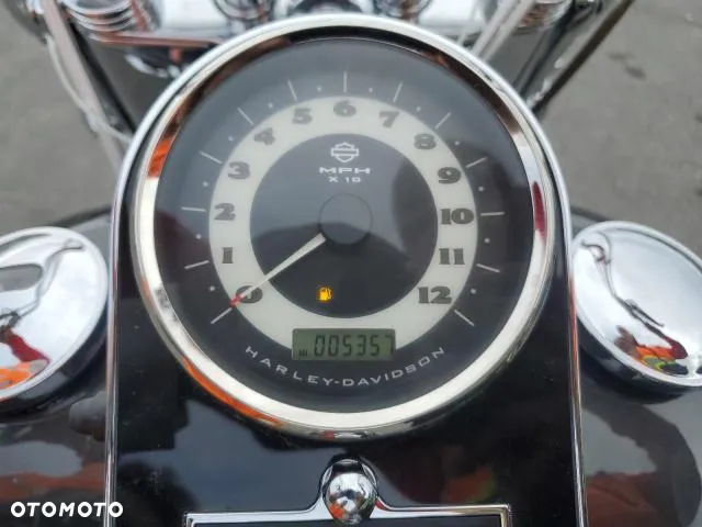 Harley-Davidson Softail Deluxe - 28