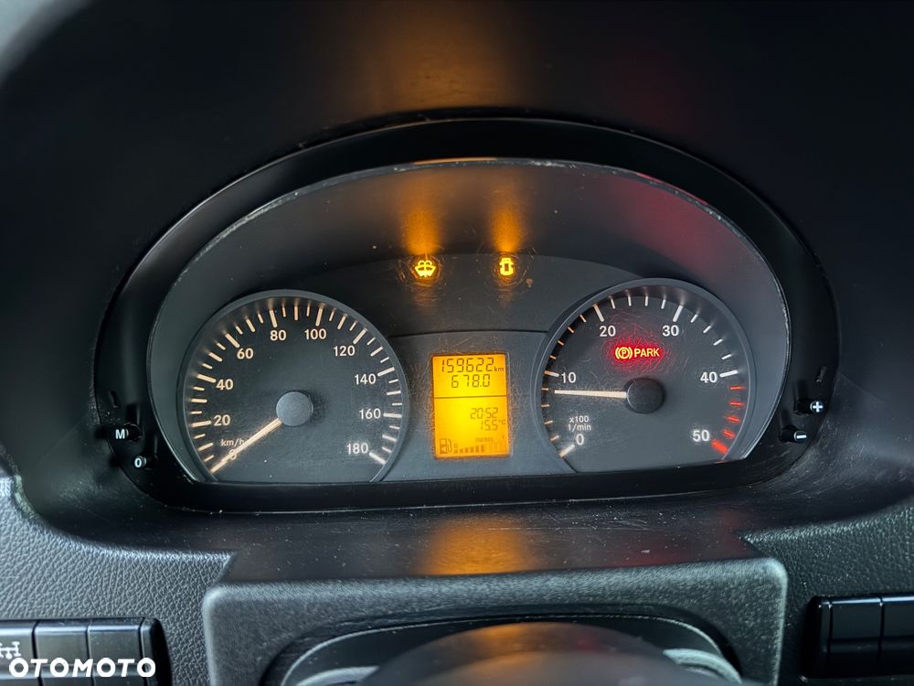 Mercedes-Benz Sprinter - 24