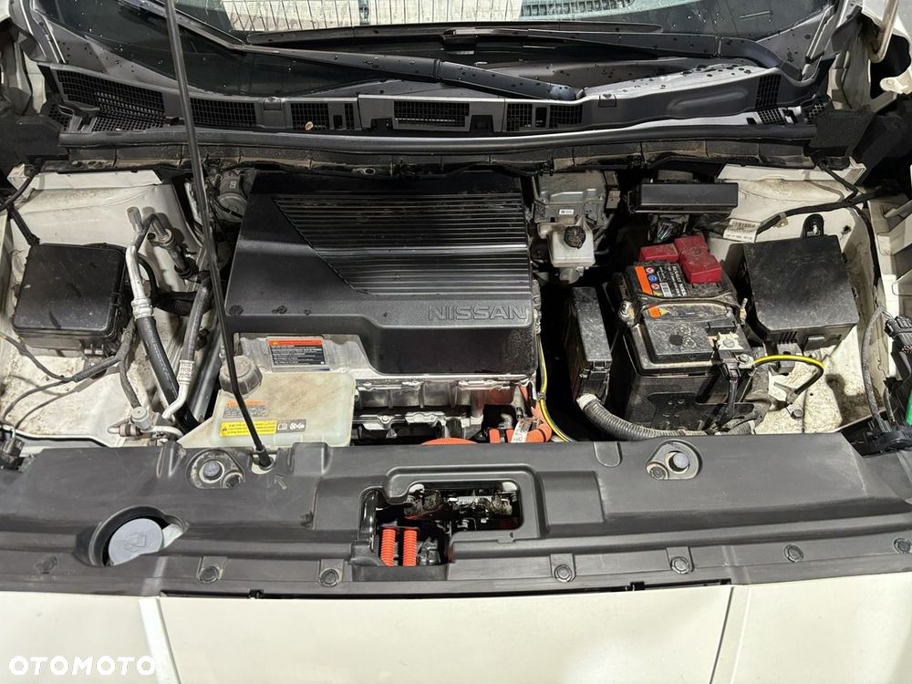 Nissan Leaf - 25