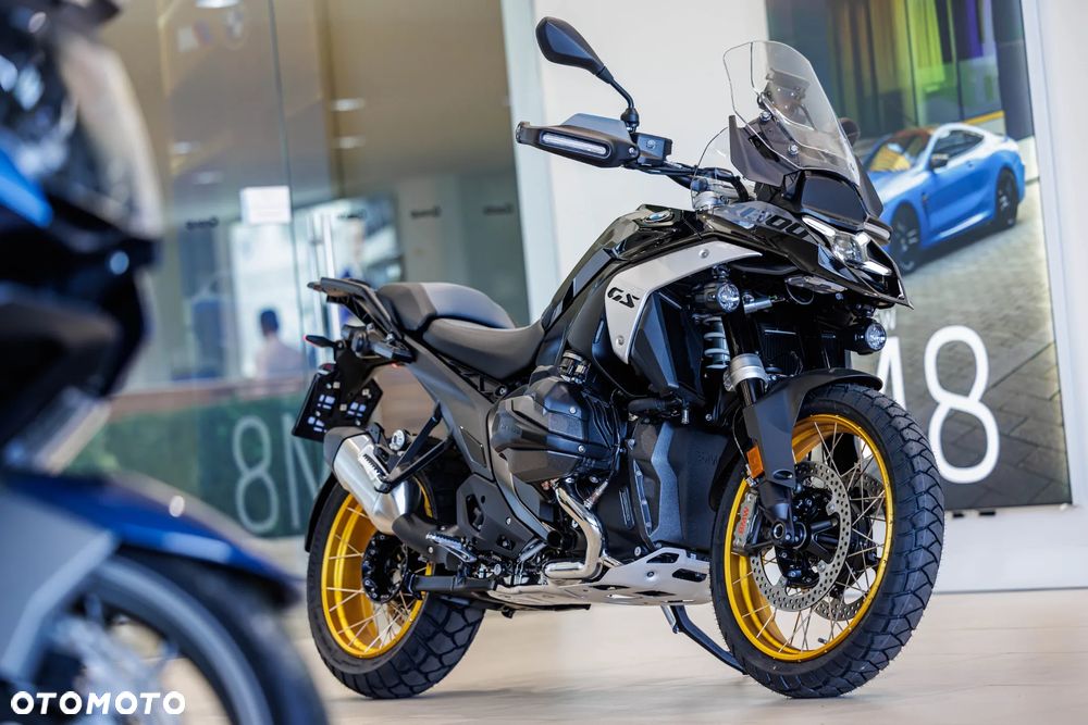 BMW R - 8