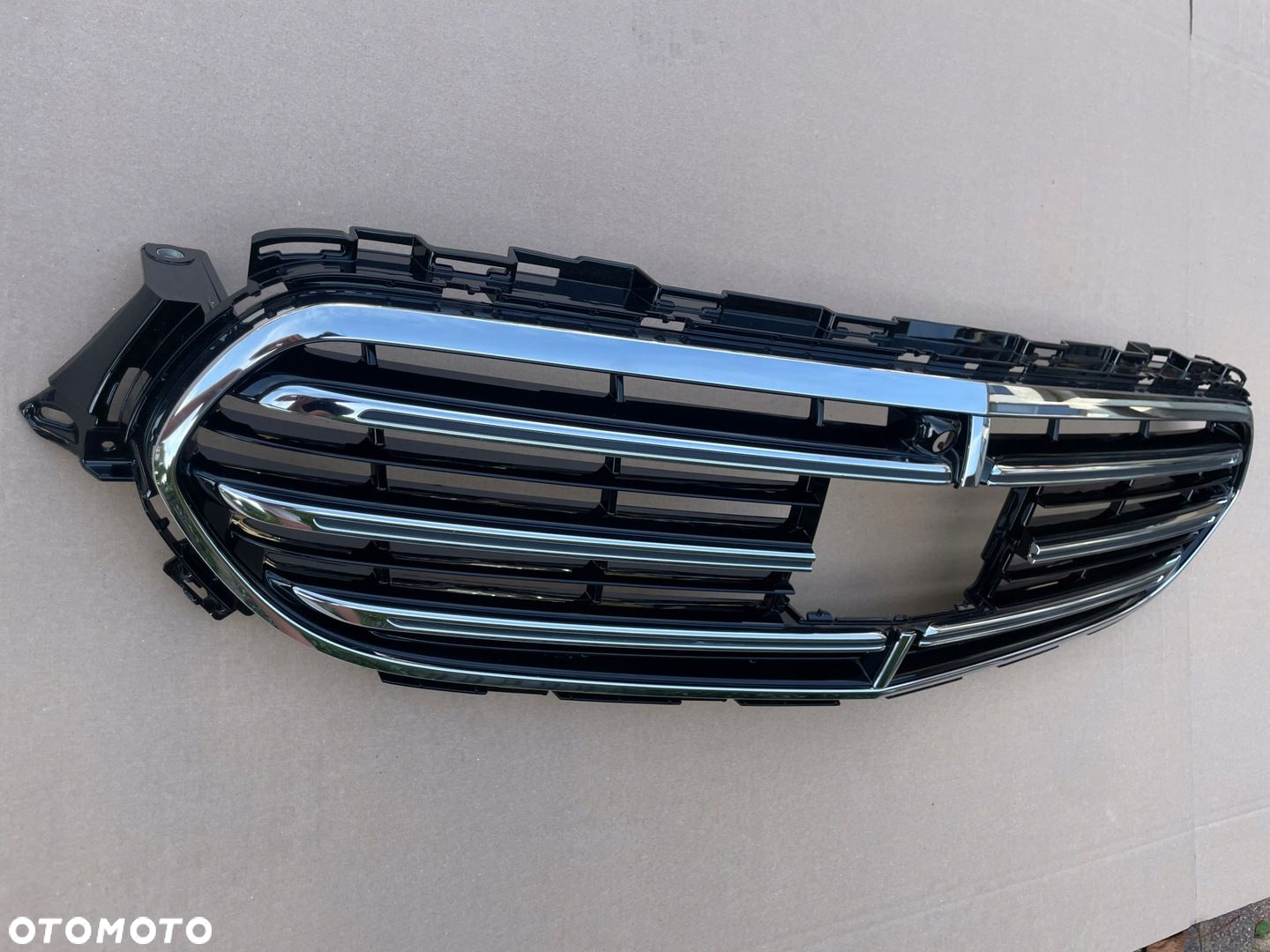 MERCEDES E-KLASA W213 W238 LIFT GRILL ATRAPA ORYG. - 2