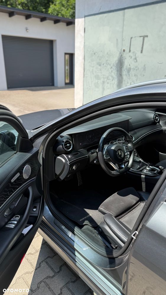 Mercedes-Benz Klasa E 220 d 4Matic 9G-TRONIC AMG Line - 6
