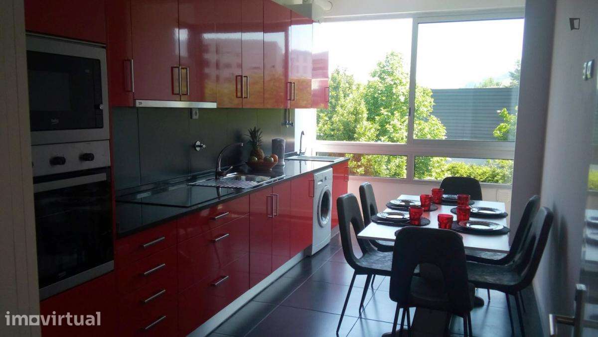 Apartamento com 3 quartos - localizado em Sé de Braga e São Lázaro... - Grande imagem: 5/10