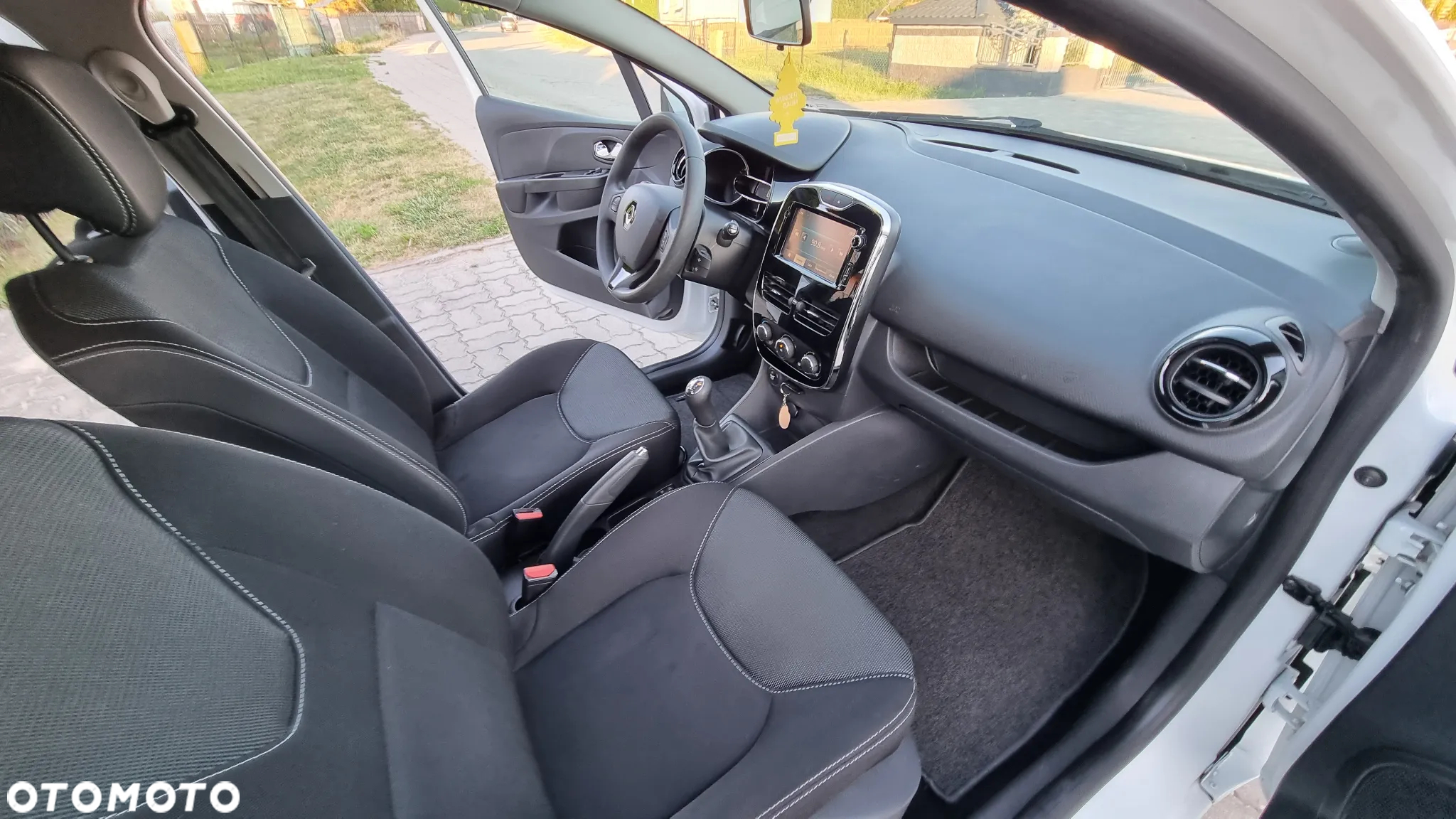 Renault Clio 1.2 16V 75 Authentique - 29
