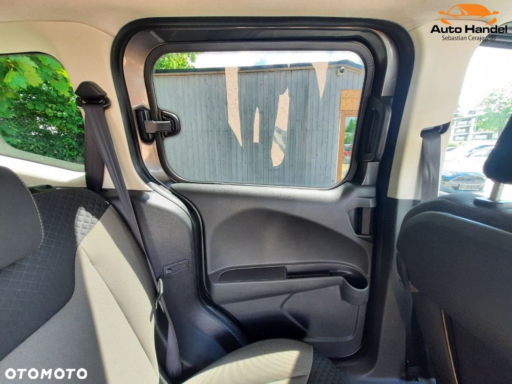 Ford Tourneo Courier - 39