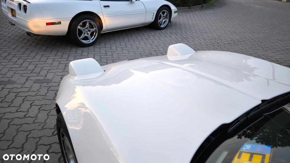 Chevrolet Corvette - 18