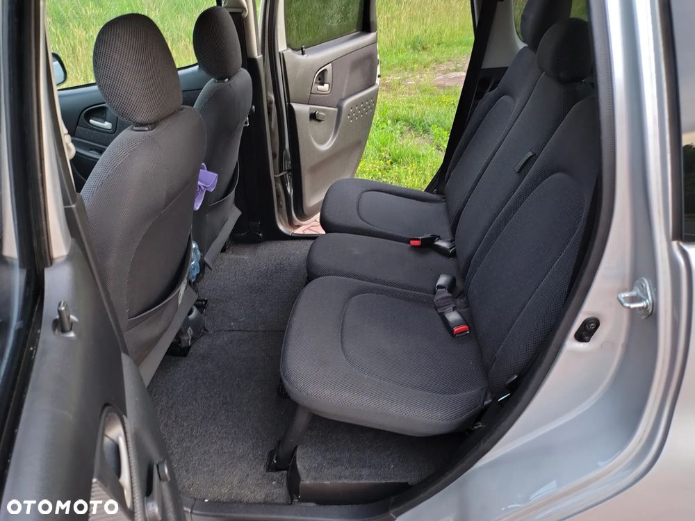 Toyota Yaris Verso 1.4 D-4D Sol - 9