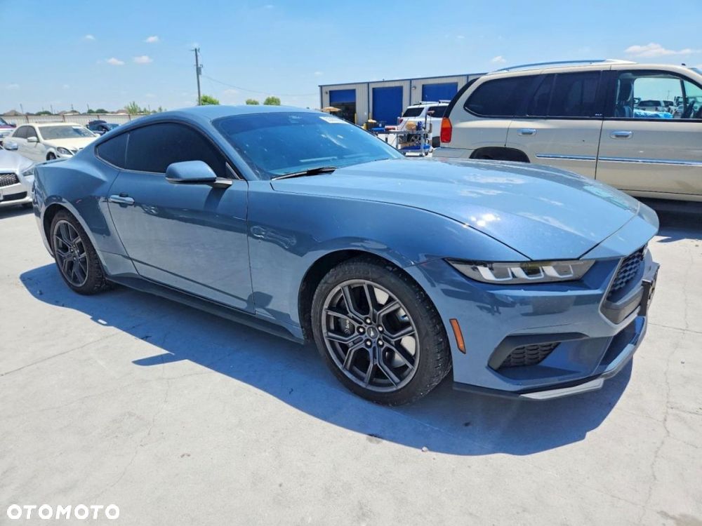 Ford Mustang - 3