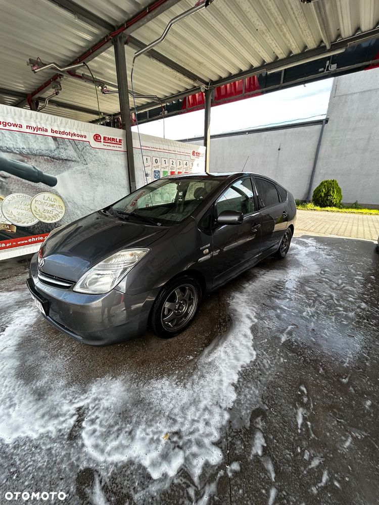 Toyota Prius 1.5 VVT-i Prestige - 2
