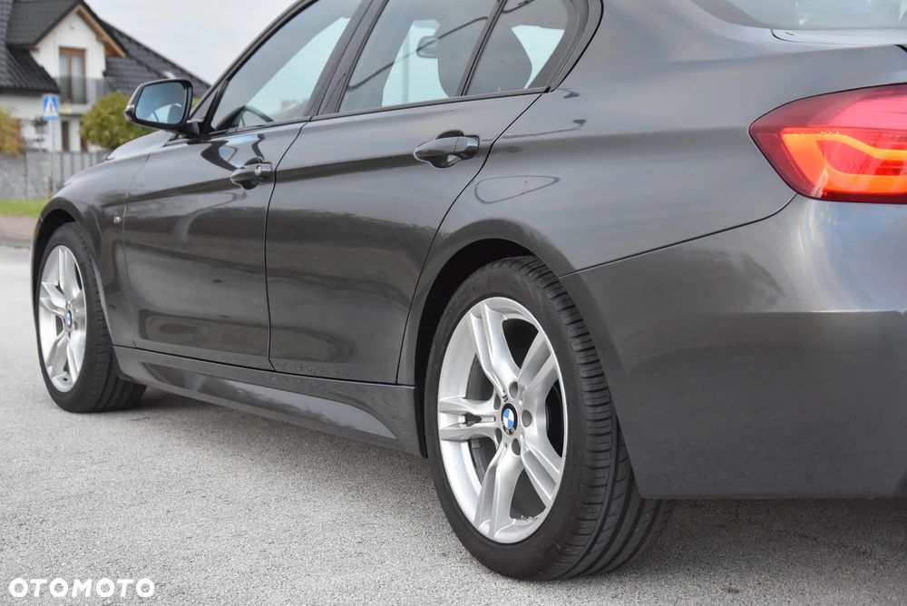 BMW Seria 3 320i Edition M Sport Shadow - 21