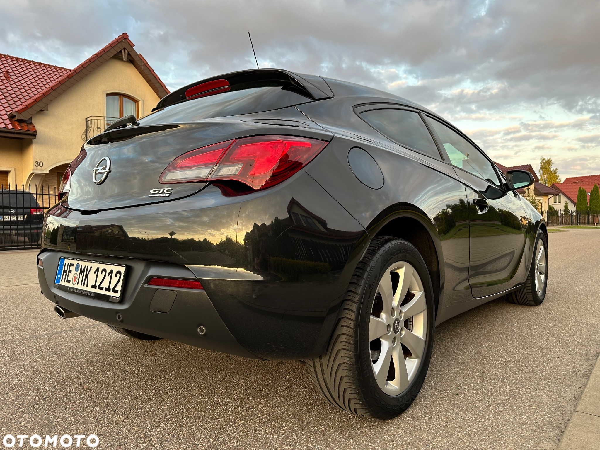 Opel Astra IV GTC 1.4 T Sport S&S - 13
