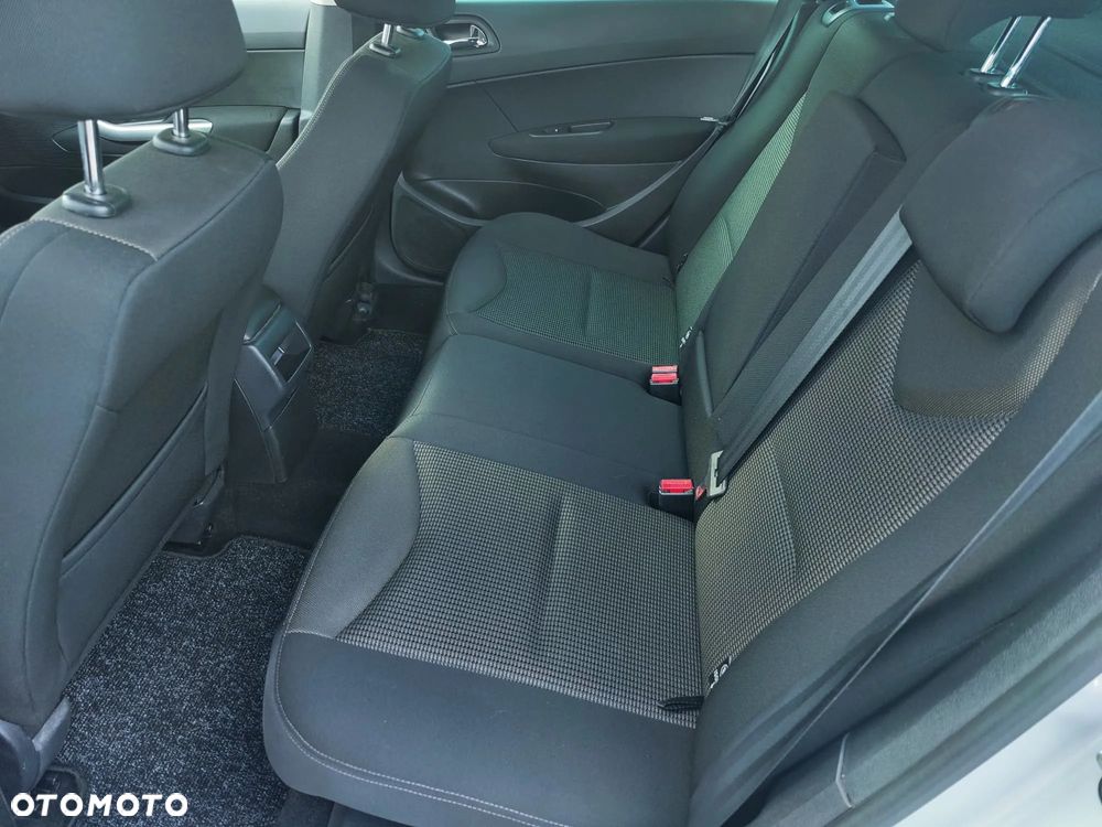 Peugeot 308 - 8