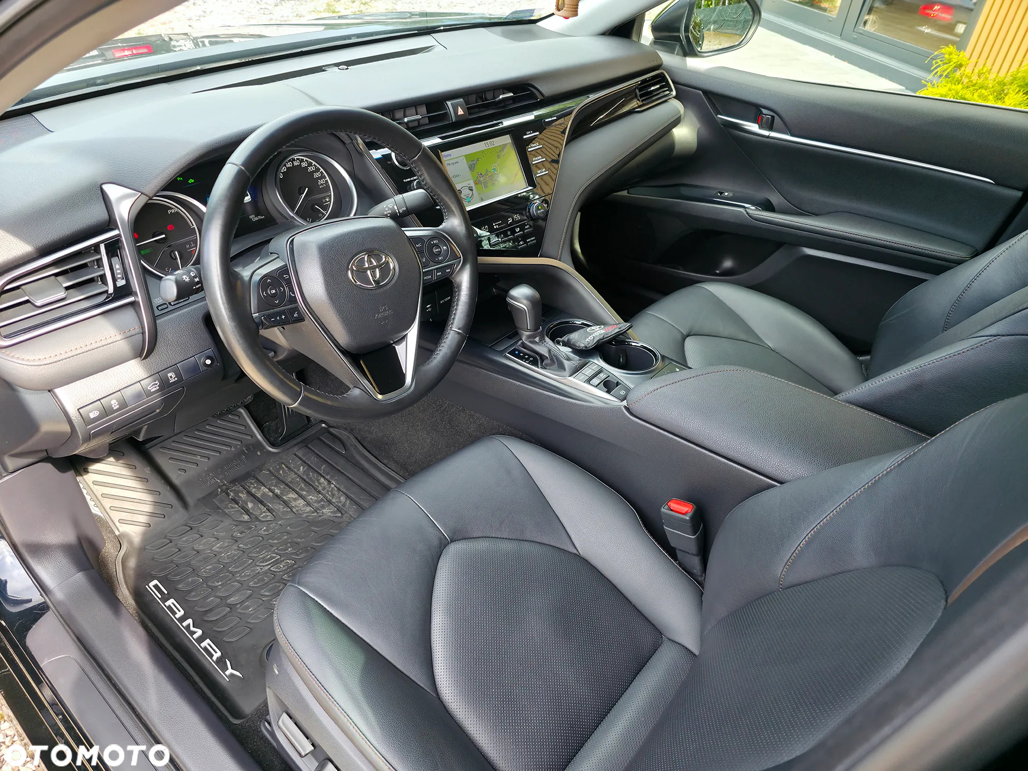 Toyota Camry 2.5 Hybrid Executive CVT - 19