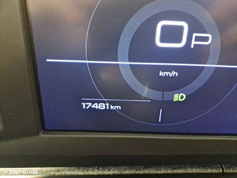 Peugeot 3008 1.2 Hybrid Allure e-DCS6 - 13