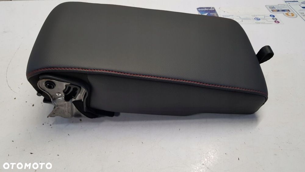 podłokietnik kanapy Ford Mondeo mk5 ST - 2