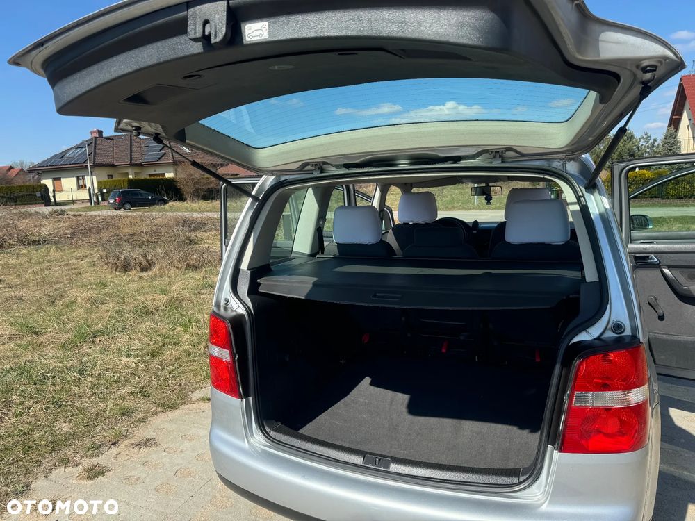 Volkswagen Touran 1.9 TDI Trendline - 11