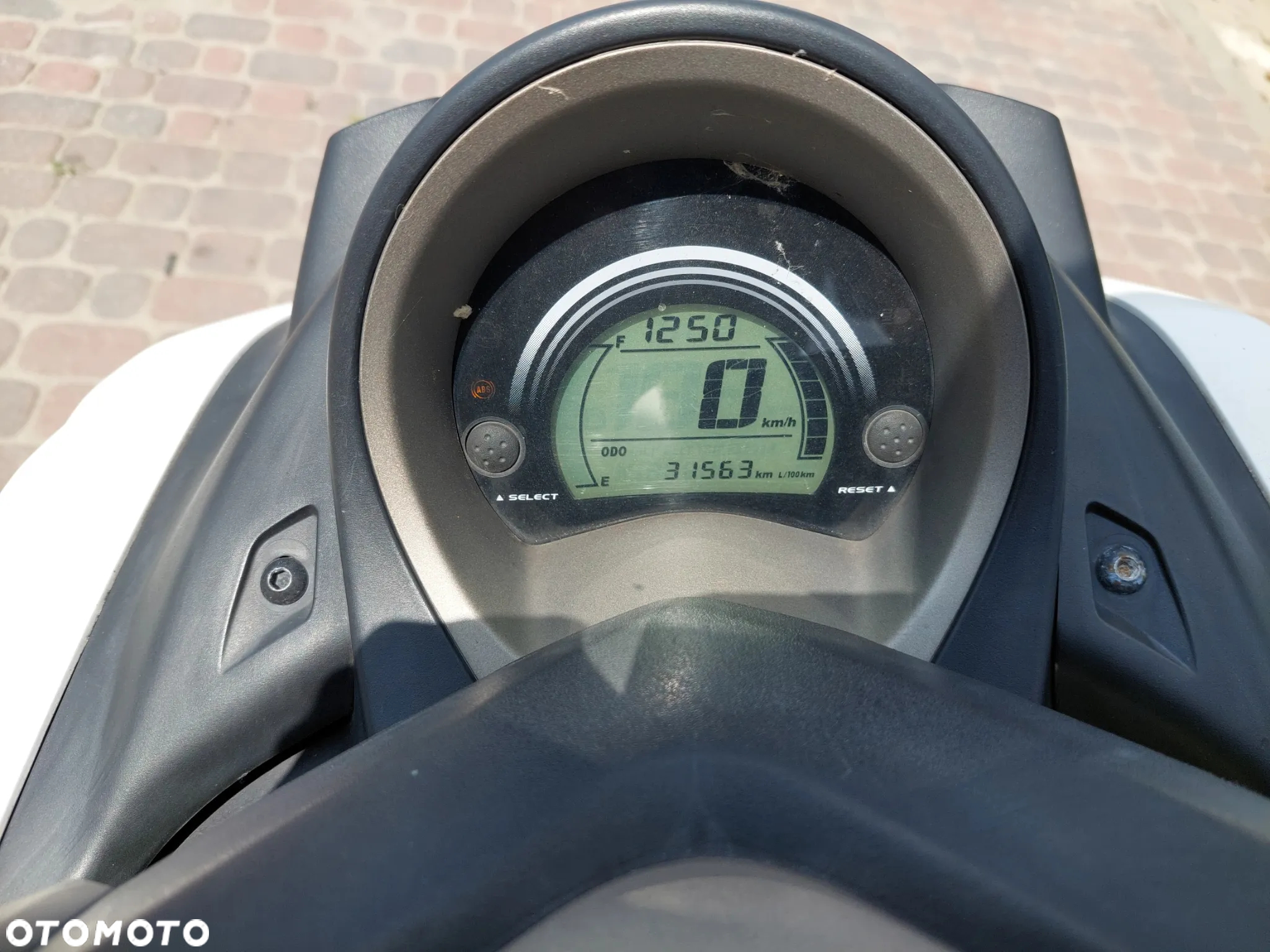 Yamaha NMAX - 9