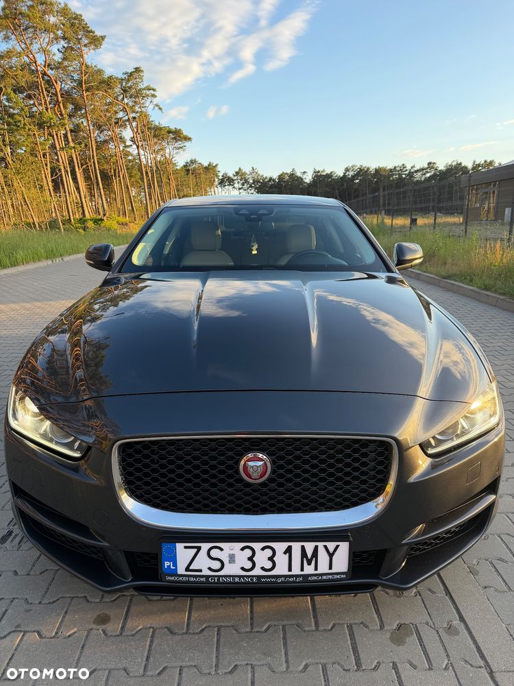 Jaguar XE 2.0 D Portfolio - 2