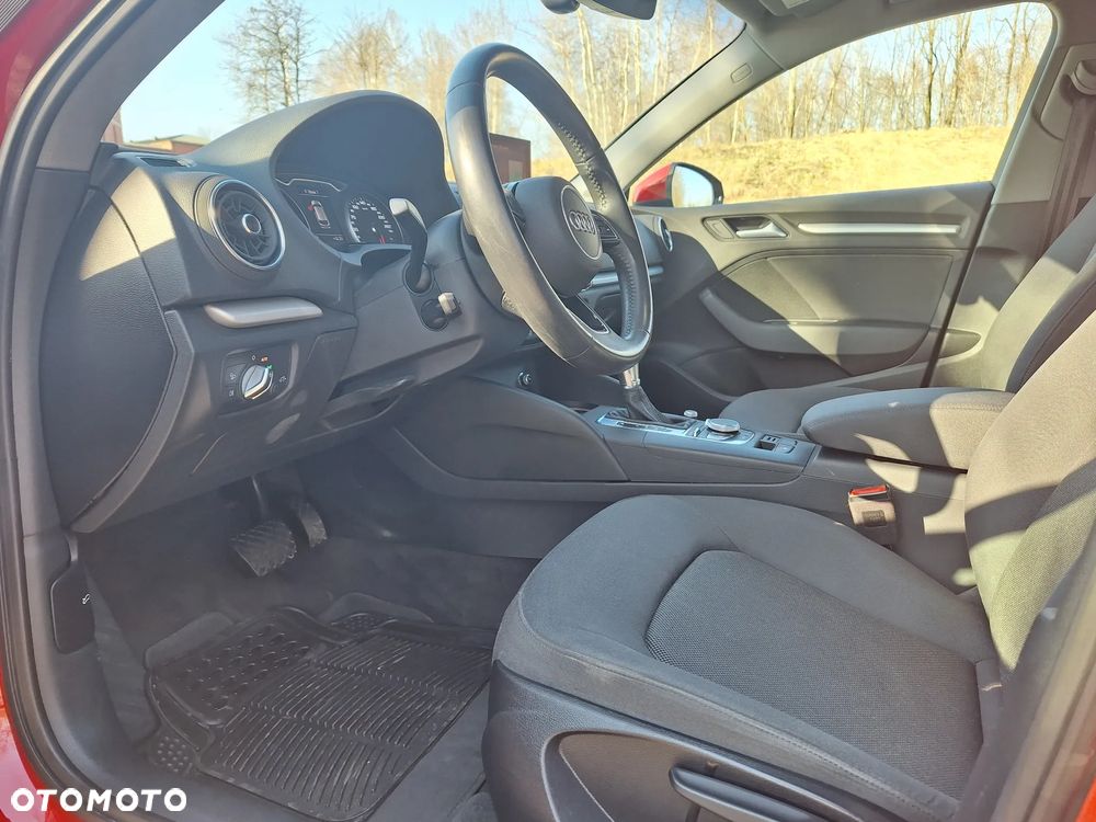 Audi A3 Sportback 35 TFSI S tronic - 23