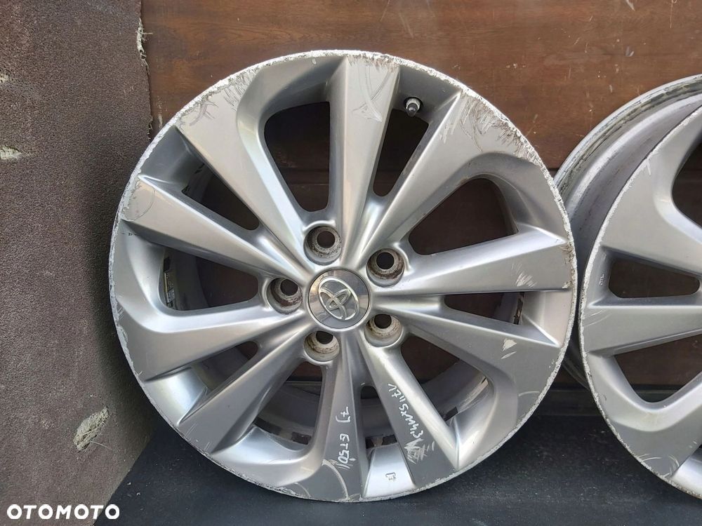 Toyota Auris Corolla E16 E18 Avensis T27 Alufelgi felgi 17 5x114,3 7J et50 - 3
