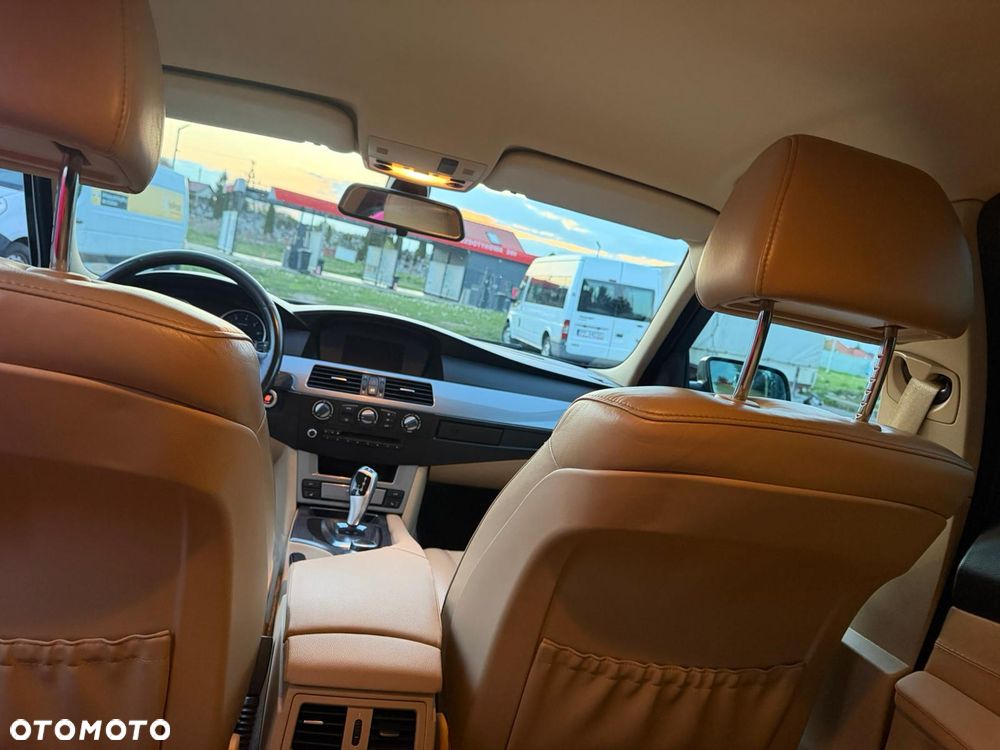 BMW Seria 5 525i - 17