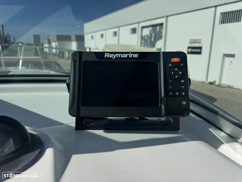 Pro-Line 220 Cuddy Fish - 21