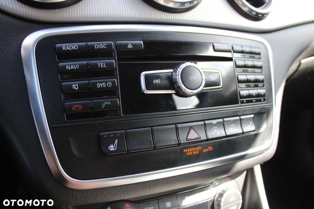 Mercedes-Benz GLA - 34