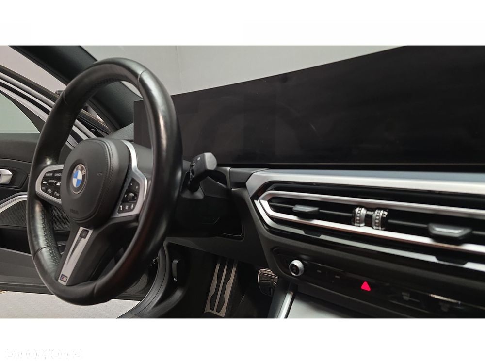 BMW Seria 3 320d xDrive mHEV M Sport - 32