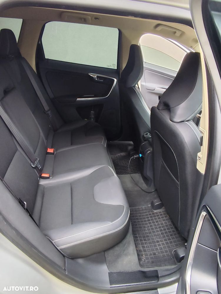 Volvo XC 60 D3 Momentum - 9