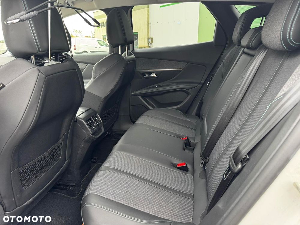 Peugeot 3008 1.2 PureTech Allure Pack S&S EAT8 - 13