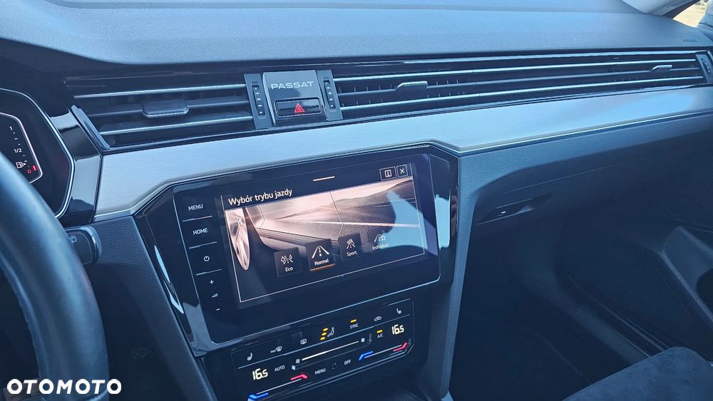 Volkswagen Passat Variant 2.0 TDI EVO Elegance DSG - 10