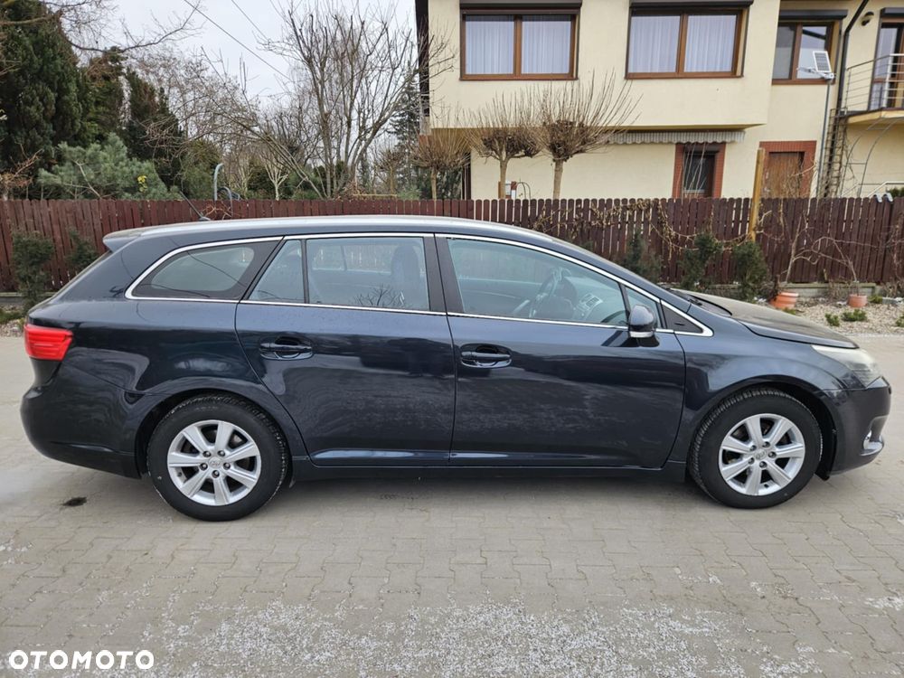 Toyota Avensis 2.0 D-4D Premium - 3