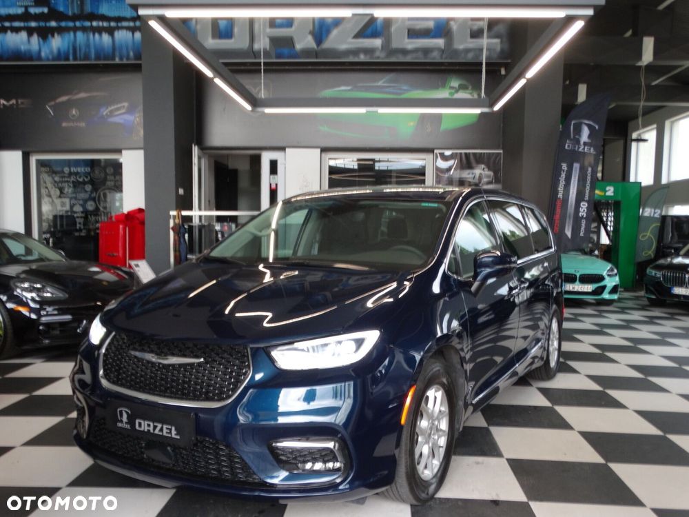 Chrysler Pacifica - 2
